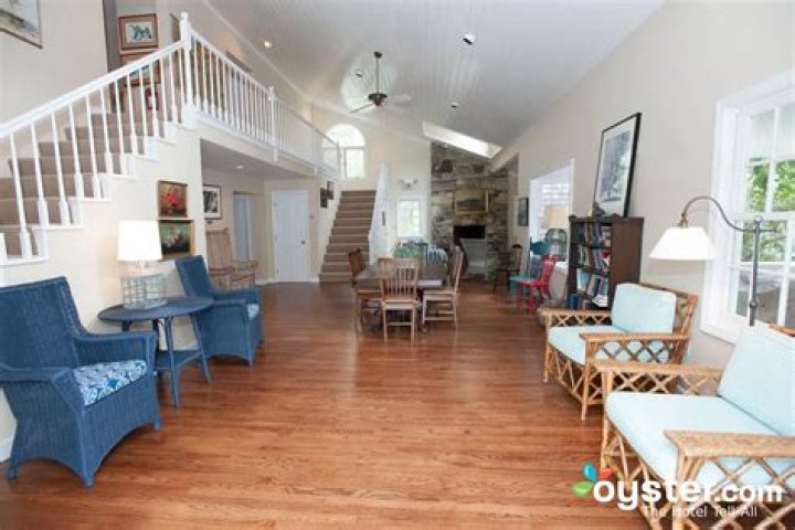 Menemsha Inn & Cottages Hotel Review, Martha's Vineyard, United States